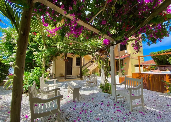 6 - Apartamento De 02 Quartos Com Jacuzzi Em Bombas Bombinhas